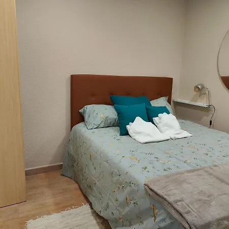 Turia Y Ciencias Apartment *